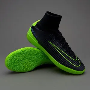 TRAINING SHOES
